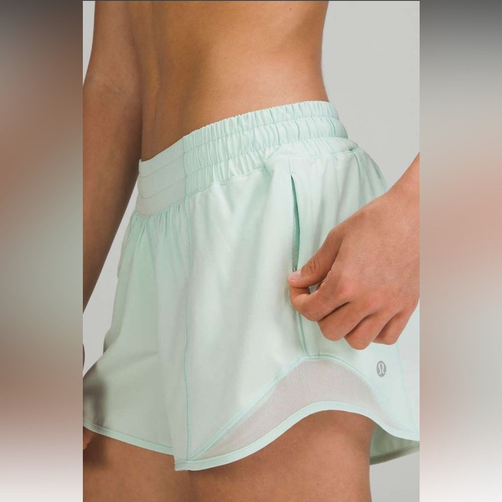 Lululemon hotty  hot shorts low rise